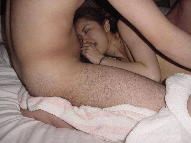 忆与一长发小姐姐的露水情缘，前戏流水潺潺，女上位销魂连连