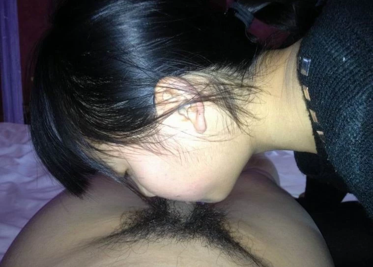 极緻后入：爆操00后女大学生