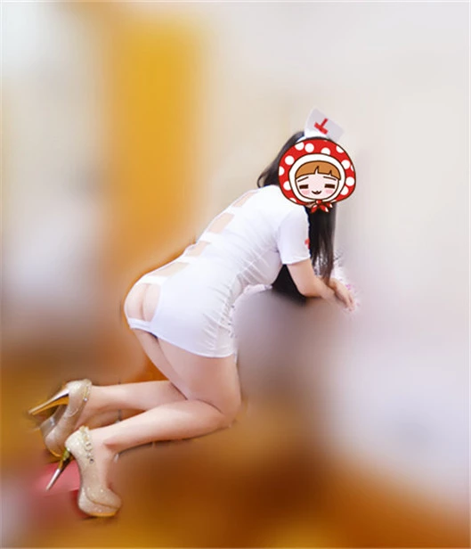 撞击小骚逼的翘臀 申精