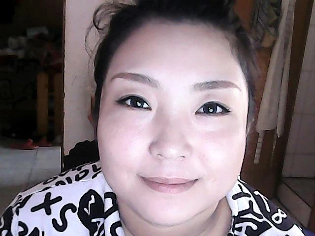 大二兼职学妹露脸年轻漂亮，裤子都不脱让我干，表情真骚