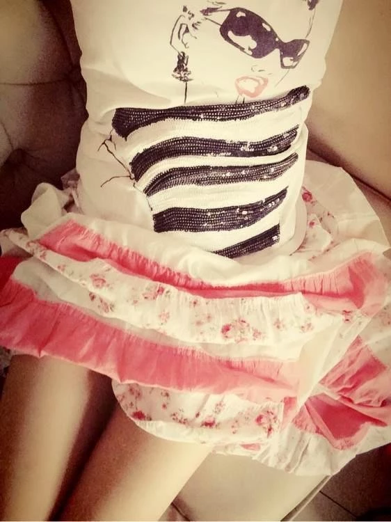 年紀不大胸部發育很完美 ....[10P]