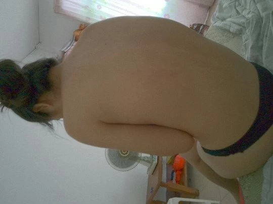 熟妇舔鸡巴，这鸡巴舔的邦邦硬