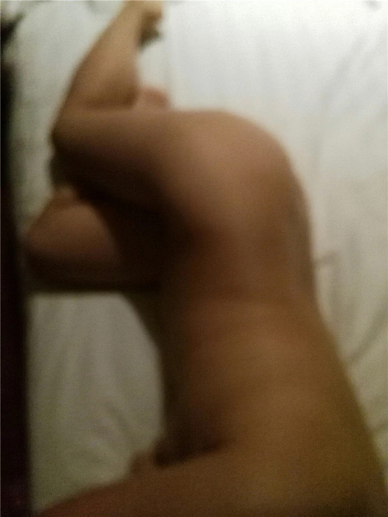 后入爆射美臀少妇，这样的骚货你能射几次？