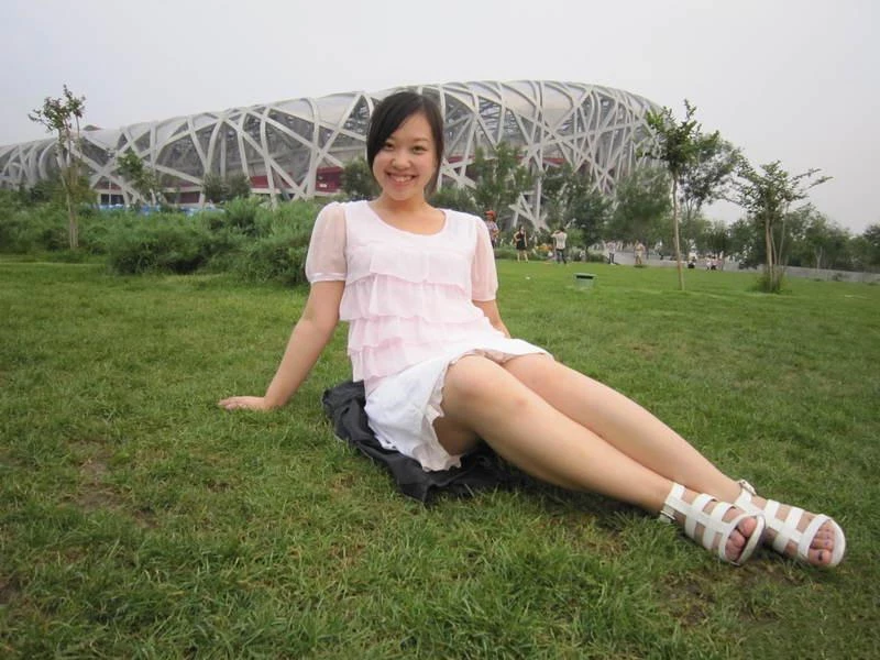 后入学生妹，插的水直流，嗷嗷叫受不了