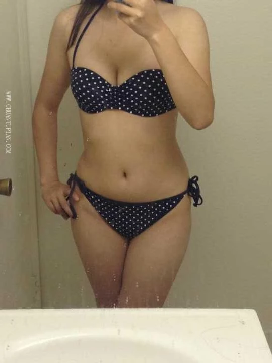 衣服都来不及脱，这样的骚货插起来爽歪歪！