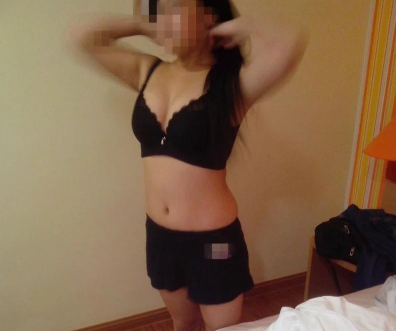 国语对白，已婚前台小少妇出轨被艹到高潮