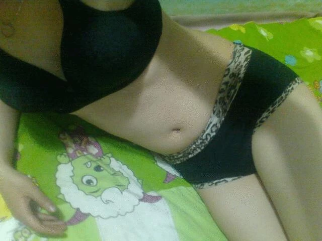 身材完美的气质少妇在镜子前被操
