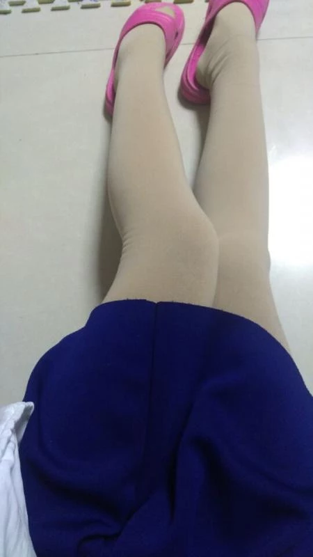 别墅搭讪大学妹子，淫蕩19岁妹子