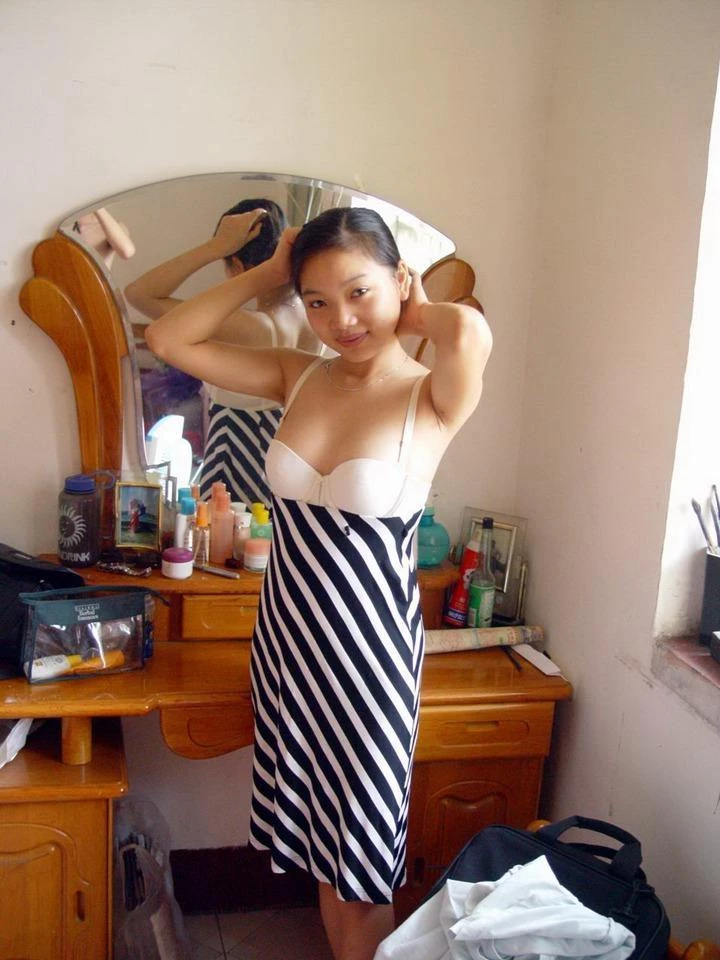 绿奴老公被老婆调教完之后吃下了自己的精液
