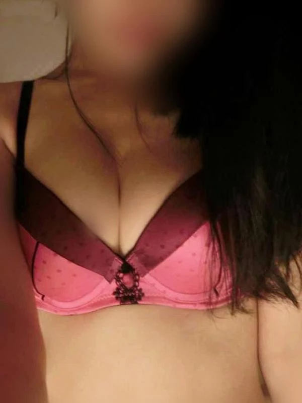 申精 约到来出差的丰满巨乳少妇，