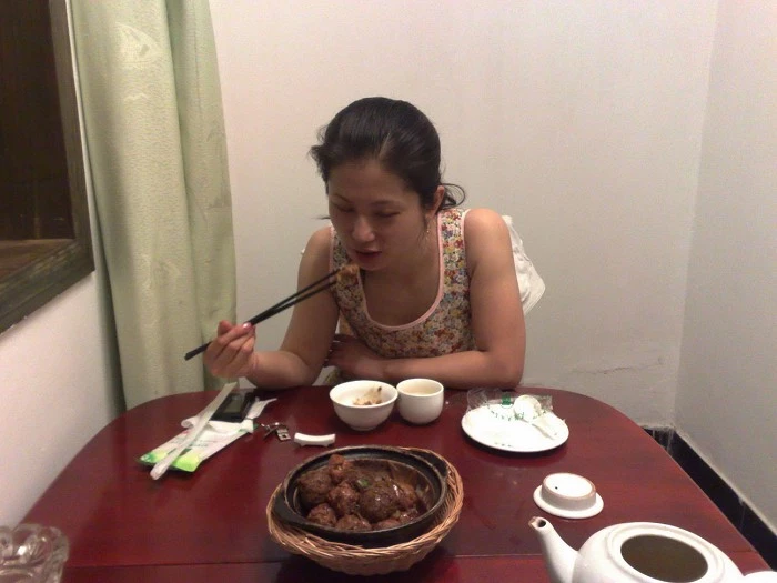 马路边偶遇刚下班的女人上前搭讪带回家操