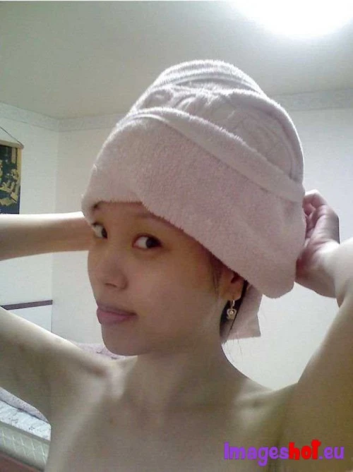 绿奴跟老婆一起爲单男舔鸡巴 03-02