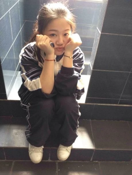 纤瘦的女神被操翻在地起不来