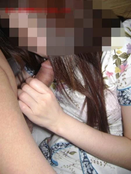 氣質少婦情人穿上旗袍給我口交[17P]