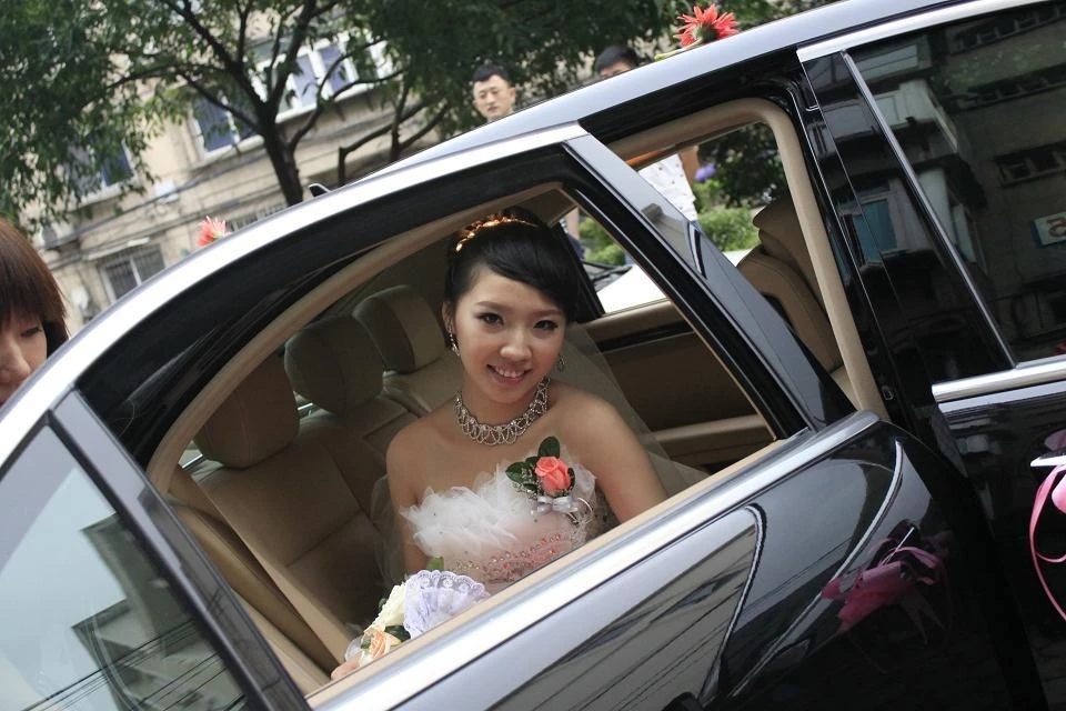 就听这声音就会射了，怒怼一个少妇