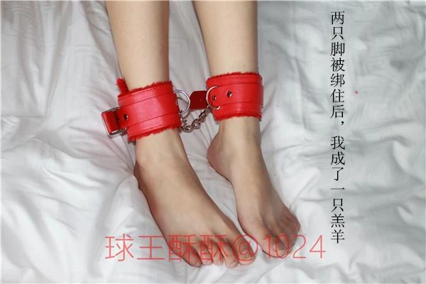 可甜可咸的小可爱被牵着双马尾操