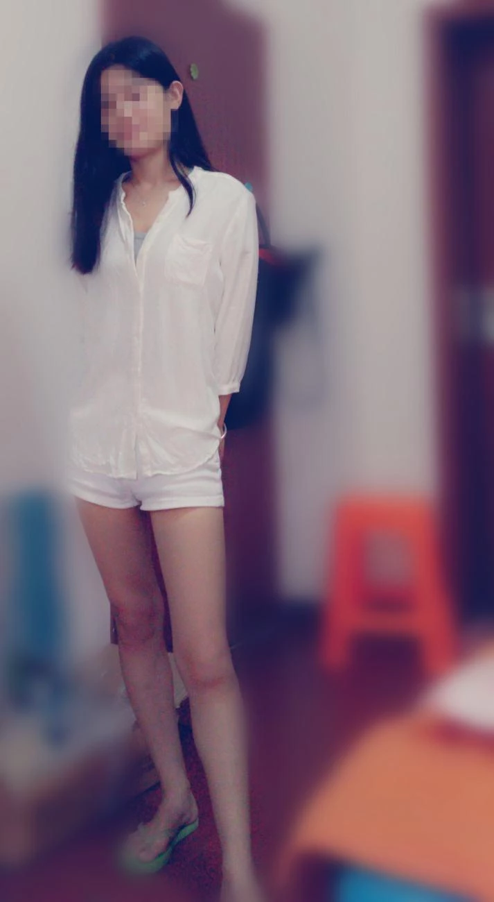 腰臀女友：跟着节奏一起动次打次，最后射屁股上~