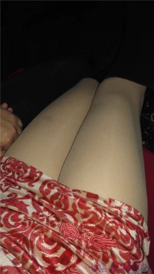 [原创] “隔壁都是认，我怎么出去”搭讪紫头发牛仔裤少妇，一枝花就约到男厕野战