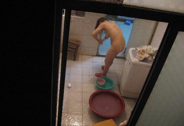 [原创] 内射大专反差婊，必须站着用力操，最后内射精子流出