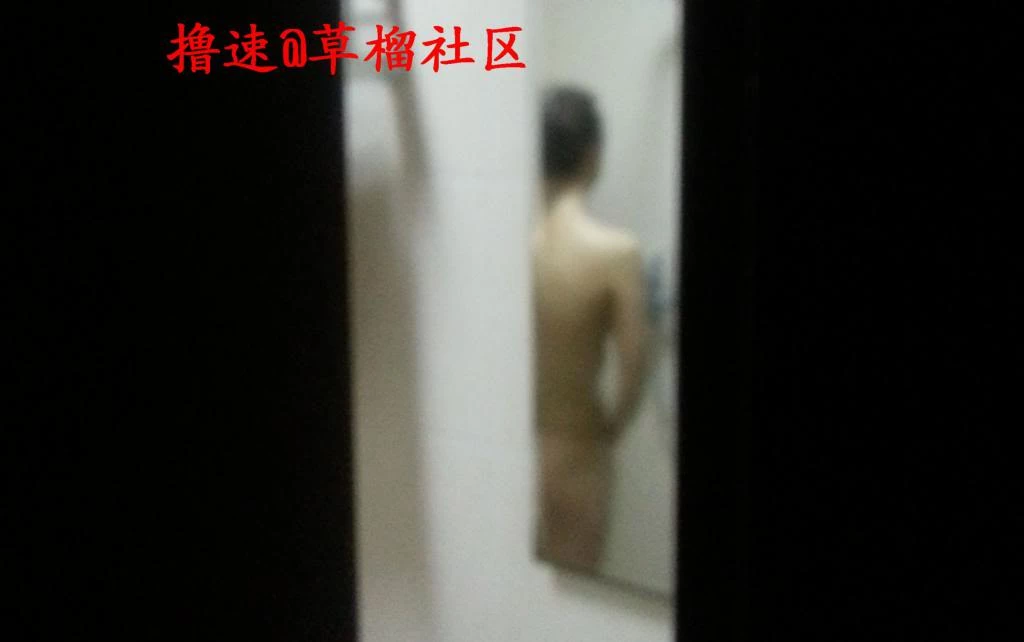 换妻，夫妻交换，老婆被3p目睹别人干自己的老婆