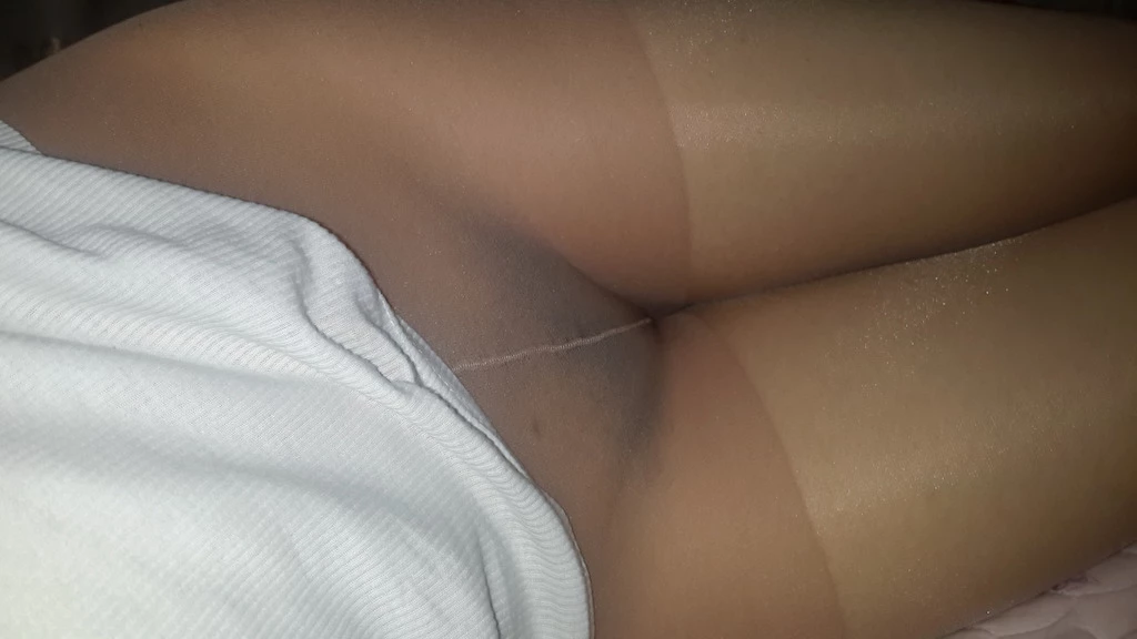 熟妇丽丽姐定制单人剧情，制服勾引干儿操逼
