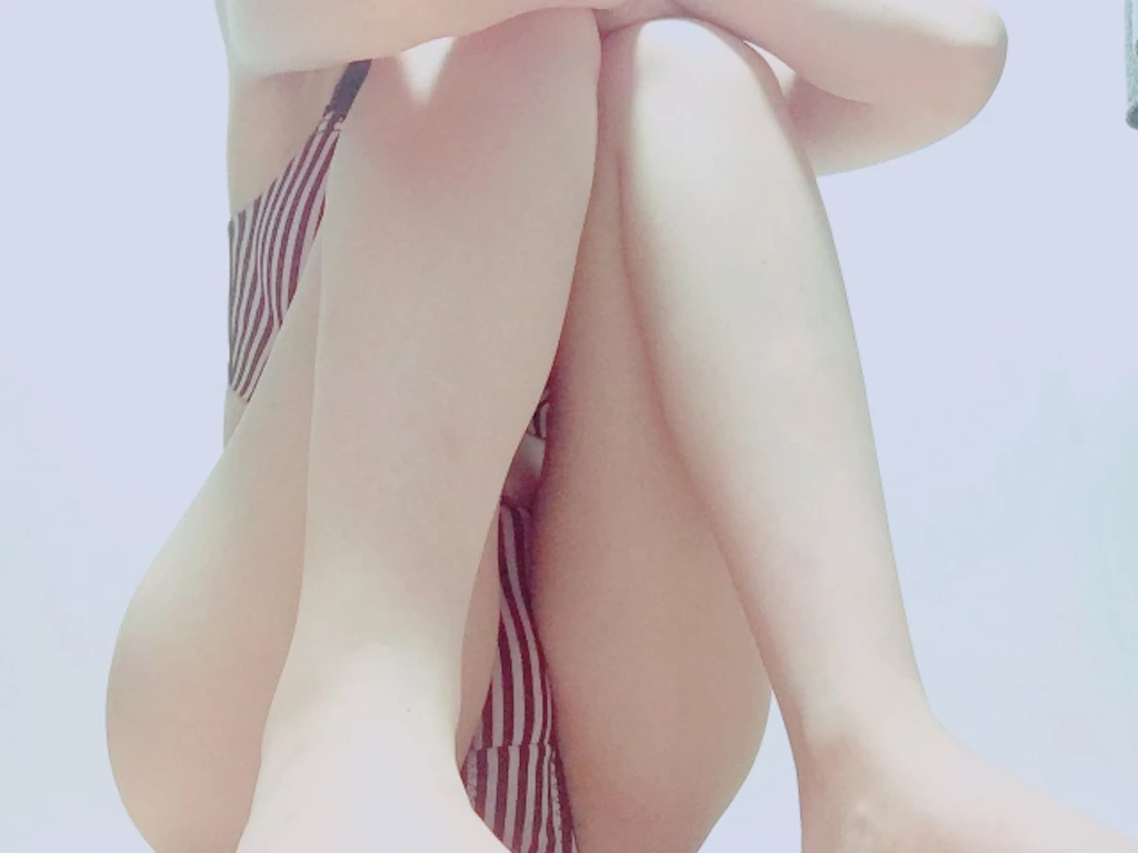 [原创] 露脸纹身罗莉衬衫乳摇哦，多多支持啦