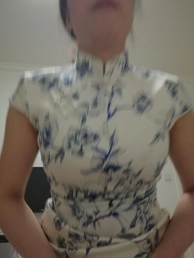 刚结婚就出来偷吃，又嫩活又好[15P]