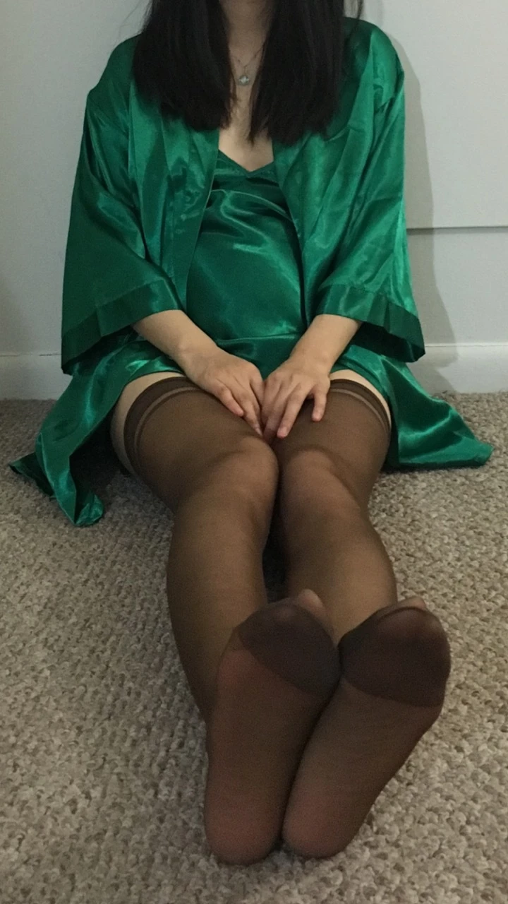 成都犀浦学妹又一次被我叫朋友一起3P了，生气了不给劳资口