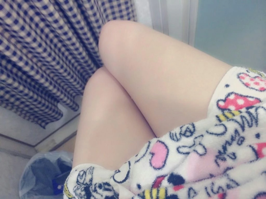 芷莘作品之二洗白白咯~好羞耻呀！感觉男生也在手淫[13P]