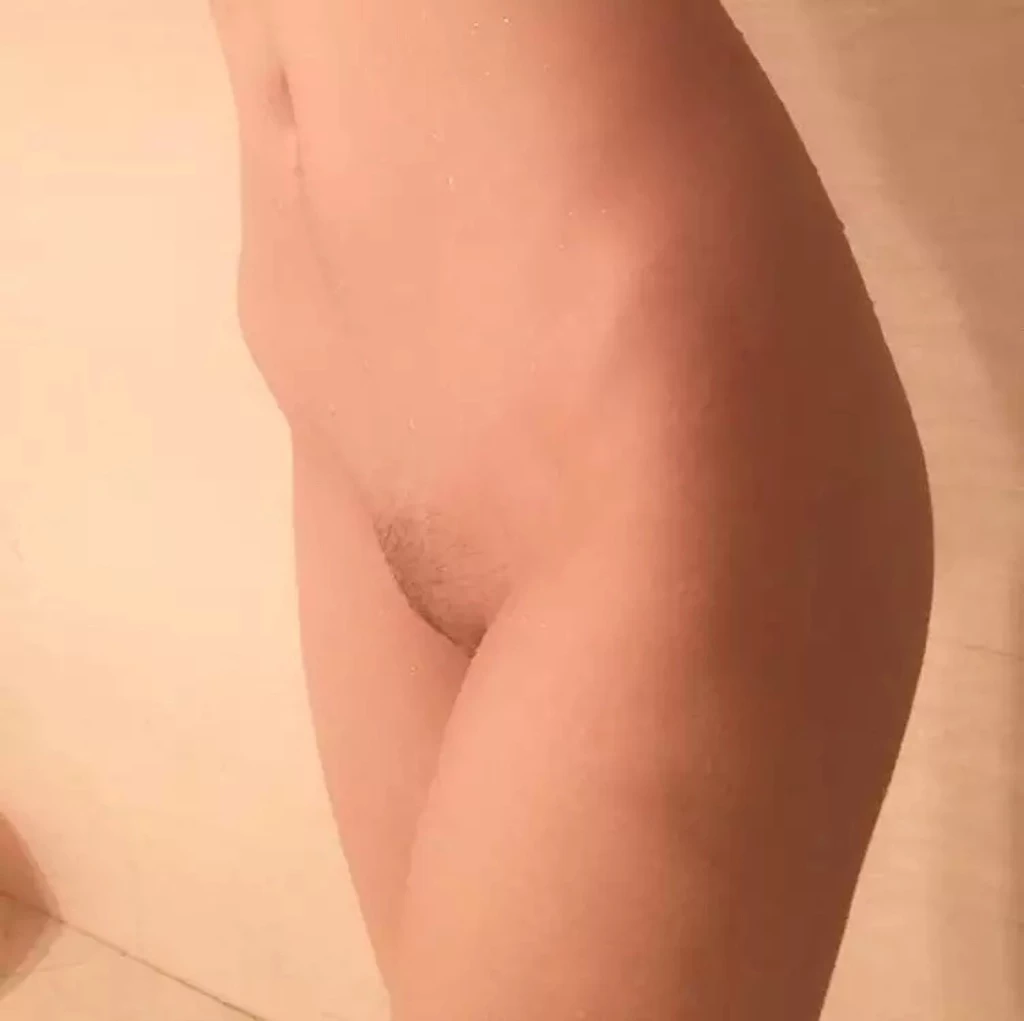 [原创] 六一把老婆的骚屄扒开给大家应该就是最好礼物了吧？