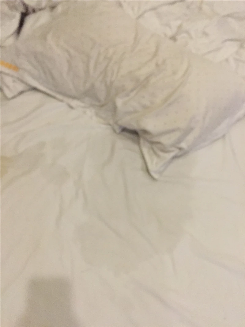 最喜欢绿王八送过来的骚m了，狠狠打屁股