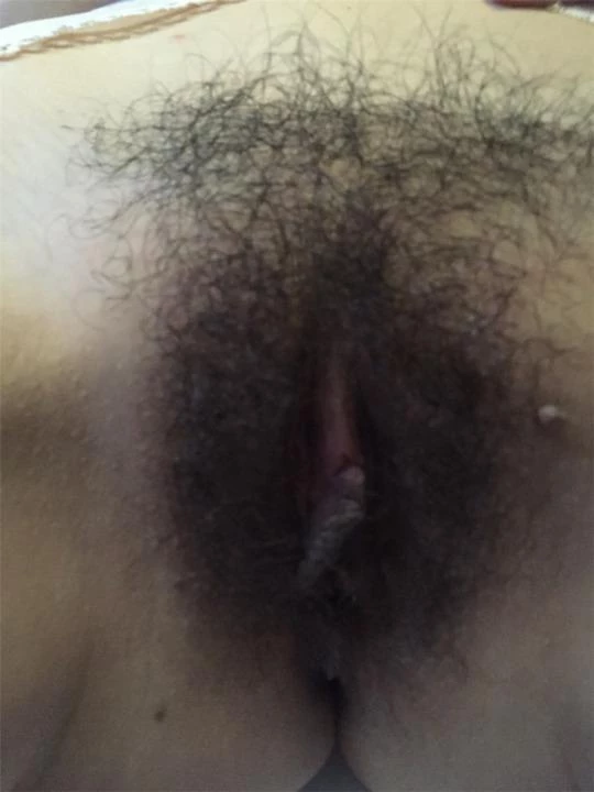 边看片边享受骚逼女友的口吹
