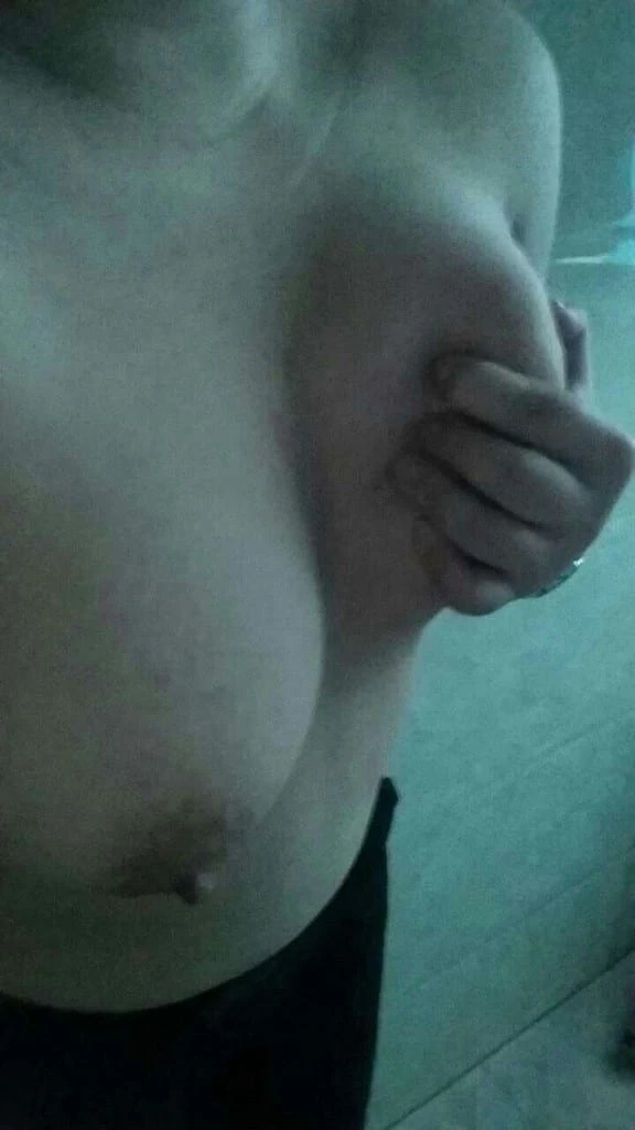 在窗边狂干大一马尾炮友