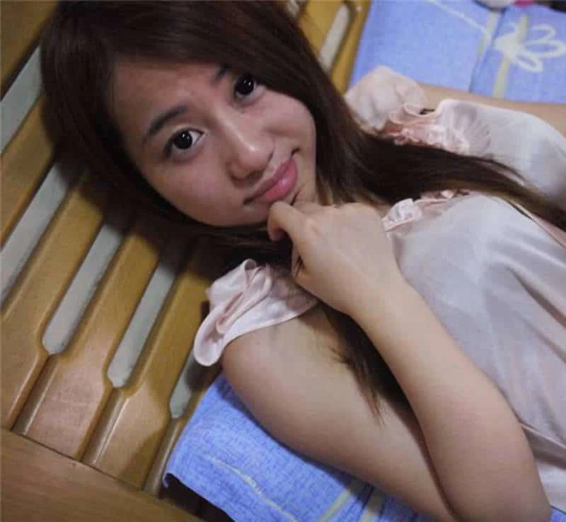 03年学妹裤里丝润滑油黑丝足交榨精！骚逼出轨偷情高跟自慰绿帽单男