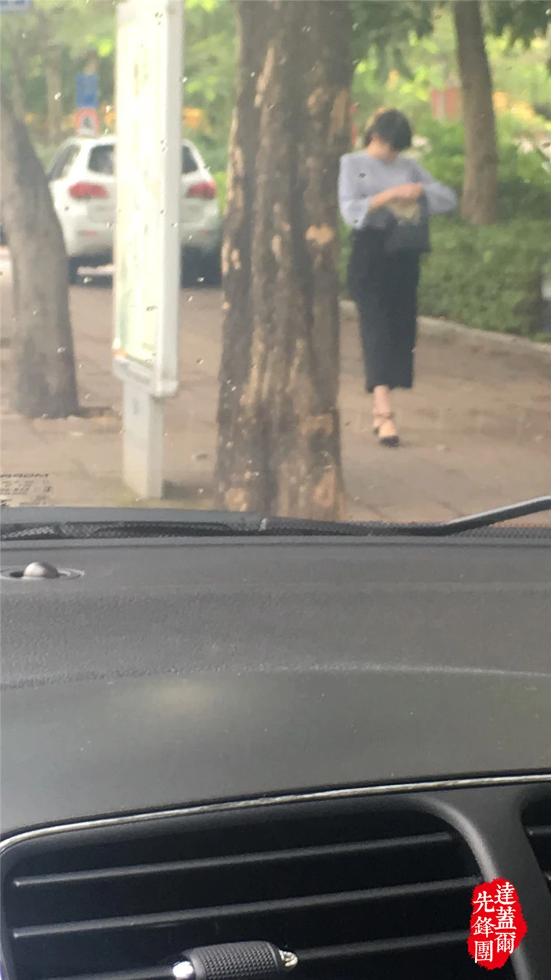 “我太累了喘几声，老公你别多想”边打电话边操，要的就是刺激！