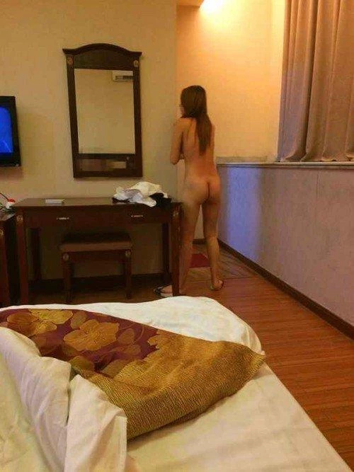 人前女神人后母狗