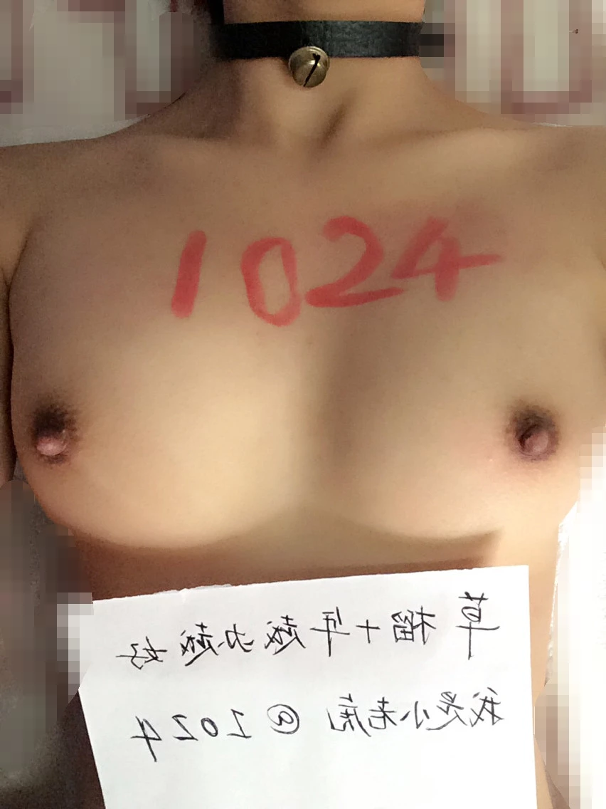 淫妻群里的露脸骚妻，单男轮流无套干，全是白浆！（内有约技巧和联系方式