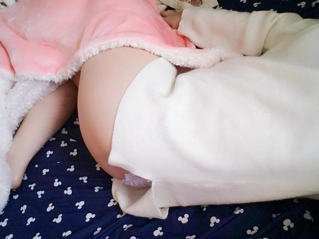 调教骚逼人妻，用大屌猛操很舒服