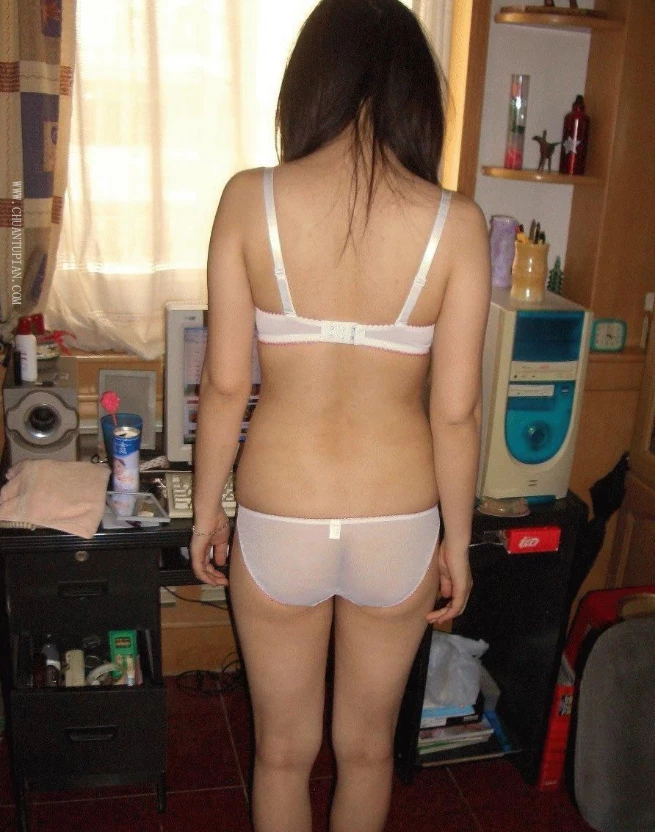 嫂子:“你哥出差你连操我三天,做饭也不放过我”