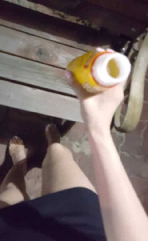 同城网红反差母狗，黑丝美足骚逼，观音坐莲蜜桃臀把你坐射！射精特写