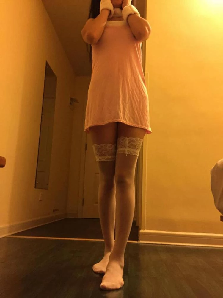 才健身完，男私教带会员做康复运动