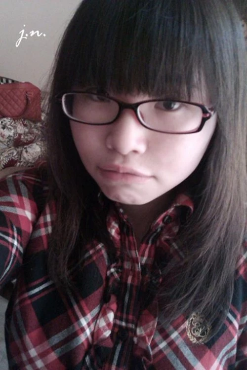 黑色情缘：人妻悦的办公室激情