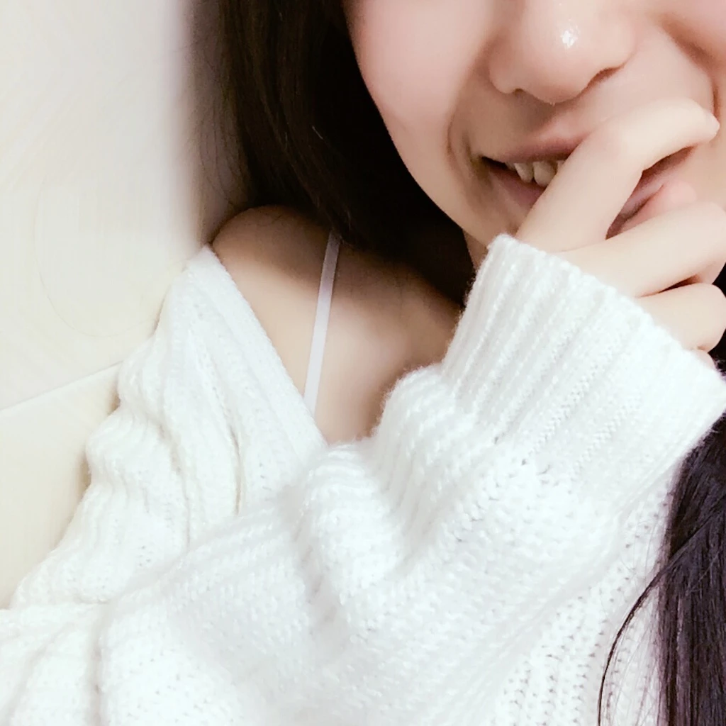 黑色情缘：人妻悦的办公室激情