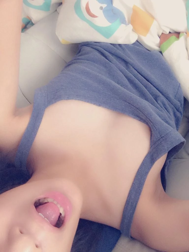 巨乳刚生完孩子
