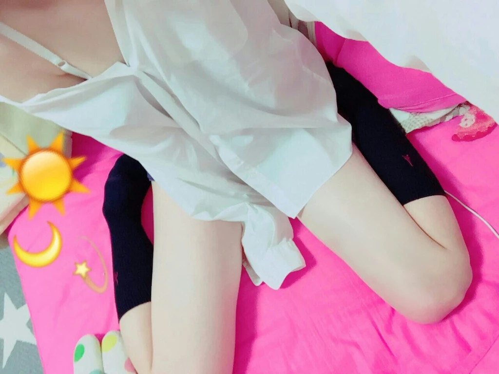 摆好姿势 被你狠狠的插入.穿上丝袜 然后又被你撕破~婉芳[13P]