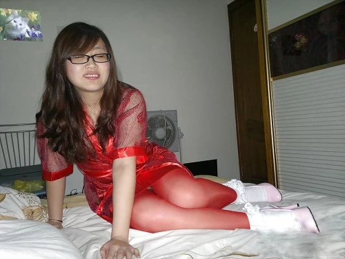 调教母狗 使劲给精油舒服 这翘臀看着不要太舒服