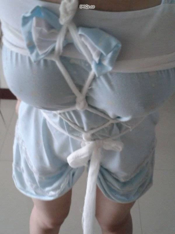 在外面偷情的女友和我发的短视频