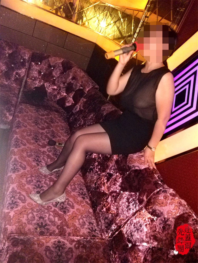 被爆操小脸通红的人妻少妇太刺激了!（完整版87分钟已上传下面简界）