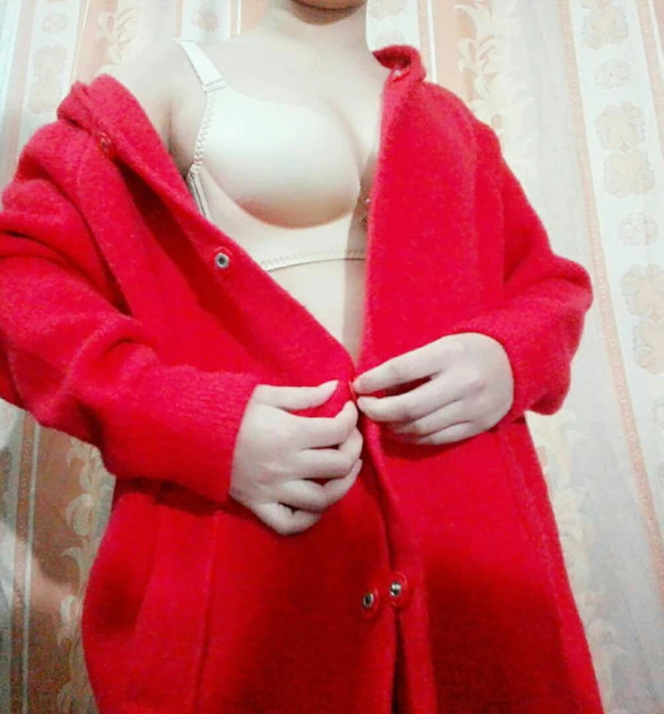 摸两下都会潮吹的巨乳纯爱战士，不到20岁的身体真的嫩（完整版簡界看）