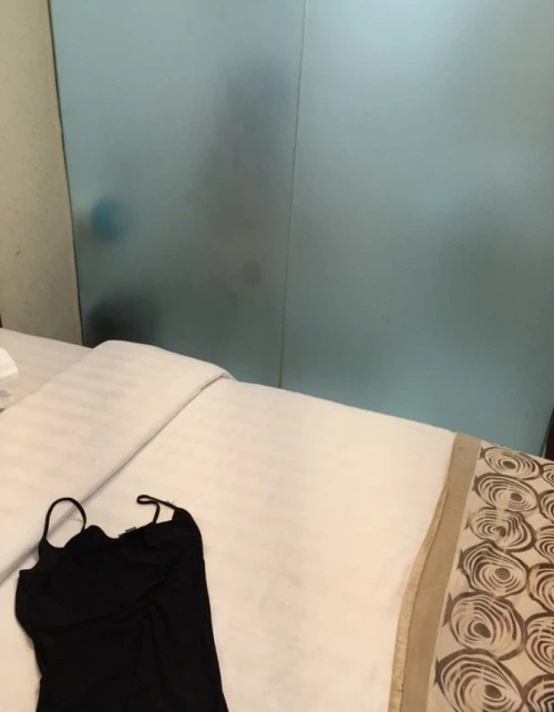 人妻推油3